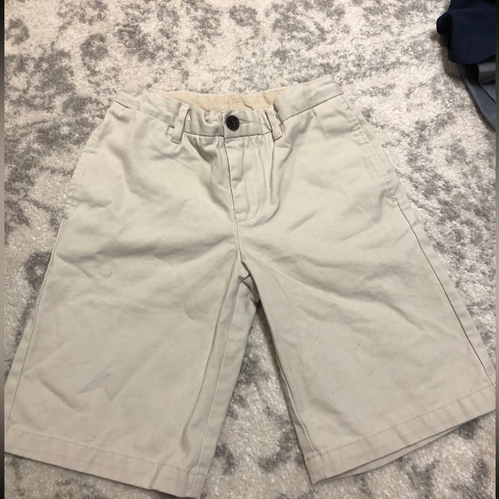 🩳 Gap Boys’ Khaki Shorts | Size 10 | Classic & Comfy!